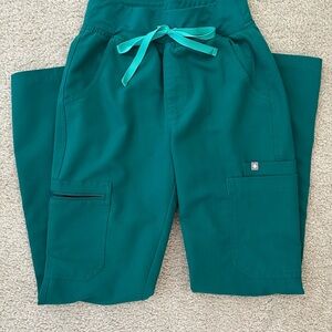 Figs XXS High Waisted Yola pants in color Hunter Green